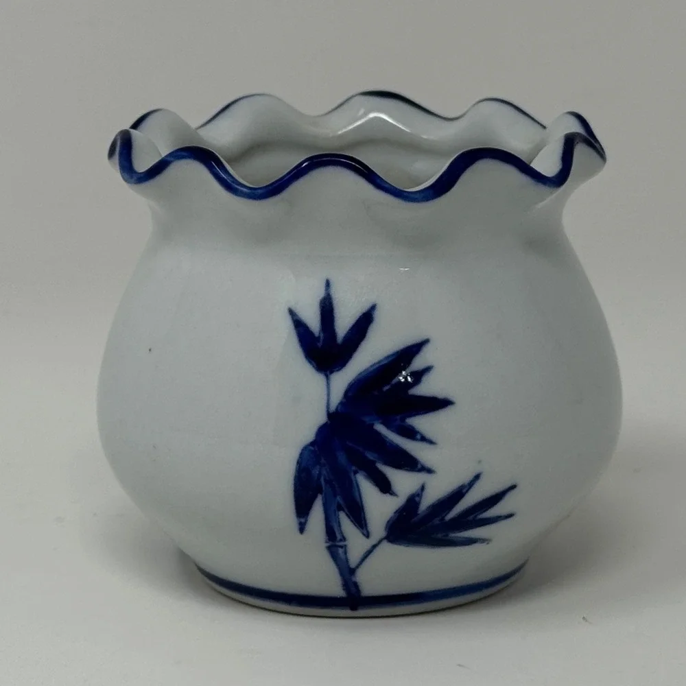 Vintage Blue & White Chinoiserie Bamboo Cachepot Planter Vase Scalloped Rim